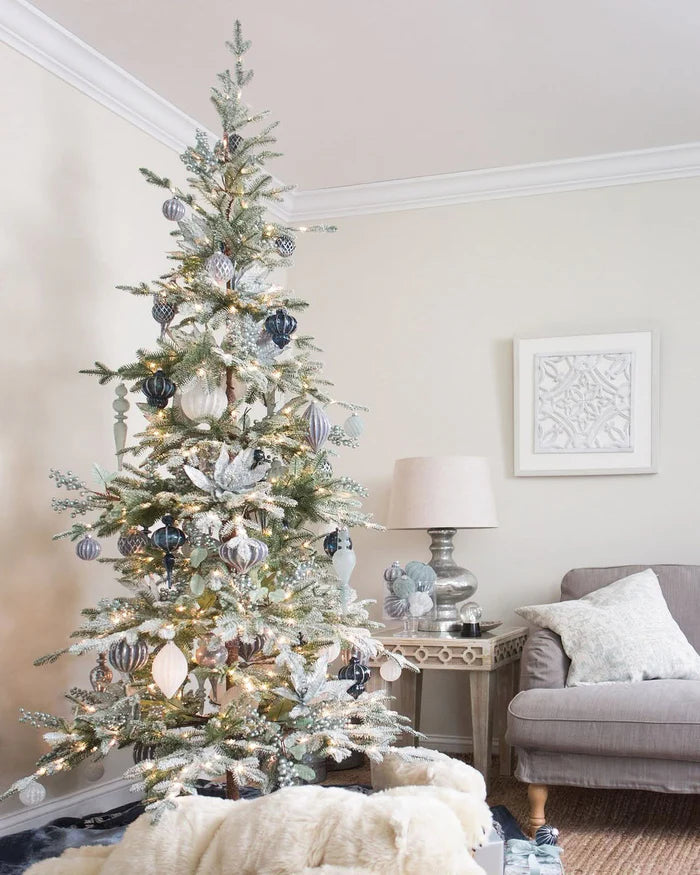 Árvore de Natal Nevada – Encanto Nevado para sua Decoração Natalina