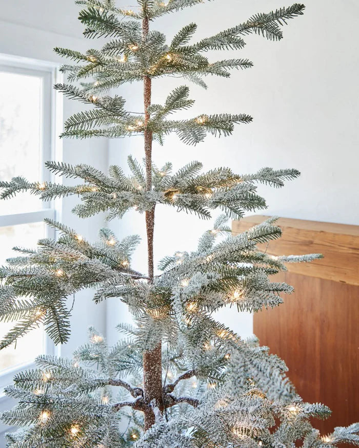 Árvore de Natal Nevada – Encanto Nevado para sua Decoração Natalina