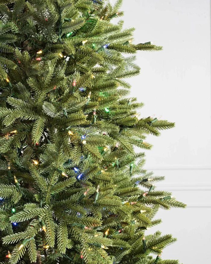 Árvore de Natal Norway Spruce com Galhos Ajustáveis e Luzes LED Coloridas