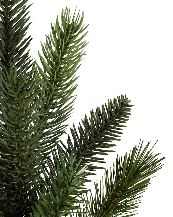 Árvore de Natal California Baby Redwood com Luzes LED Embutidas e Base Metálica