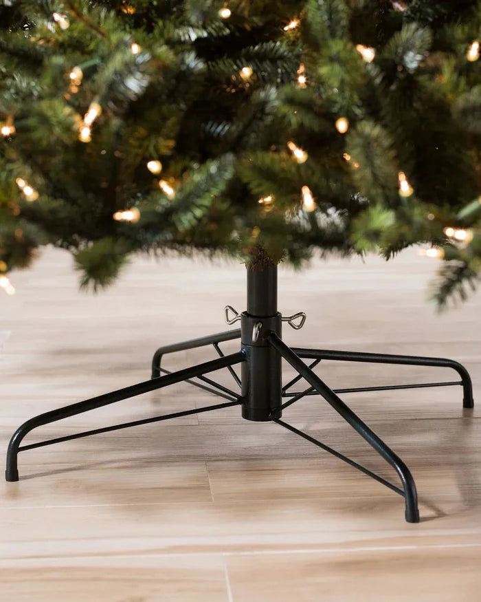Árvore de Natal California Baby Redwood com Luzes LED Embutidas e Base Metálica