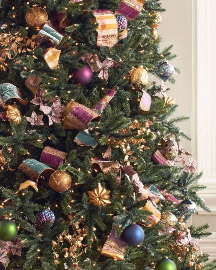 Árvore de Natal California Baby Redwood com Luzes LED Embutidas e Base Metálica