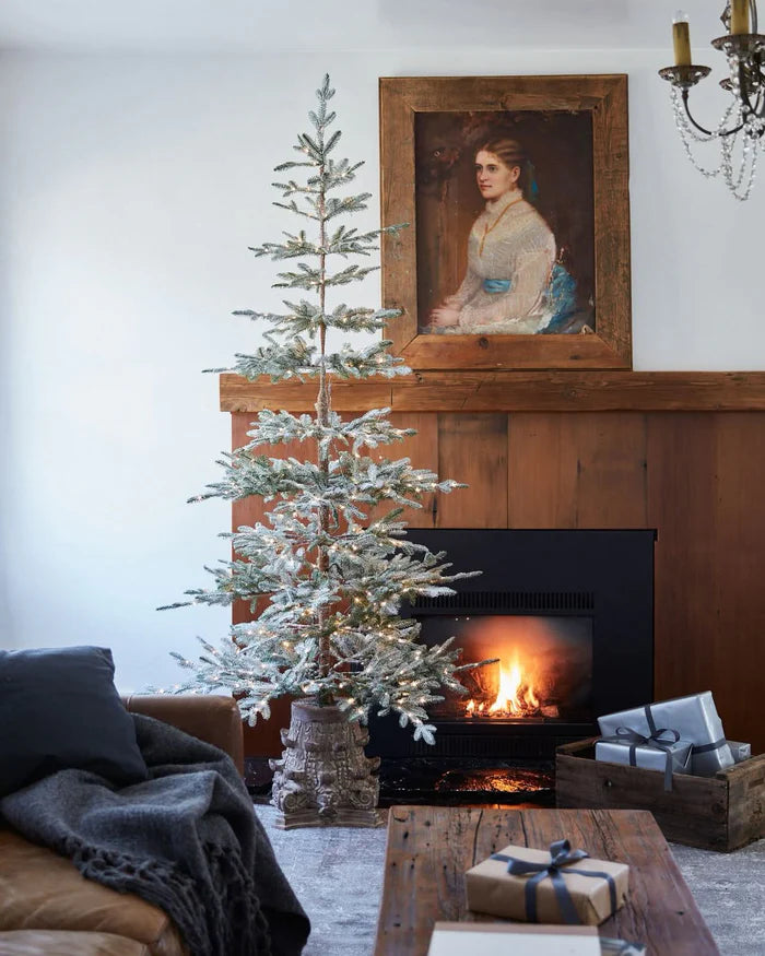 Árvore de Natal Nevada – Encanto Nevado para sua Decoração Natalina