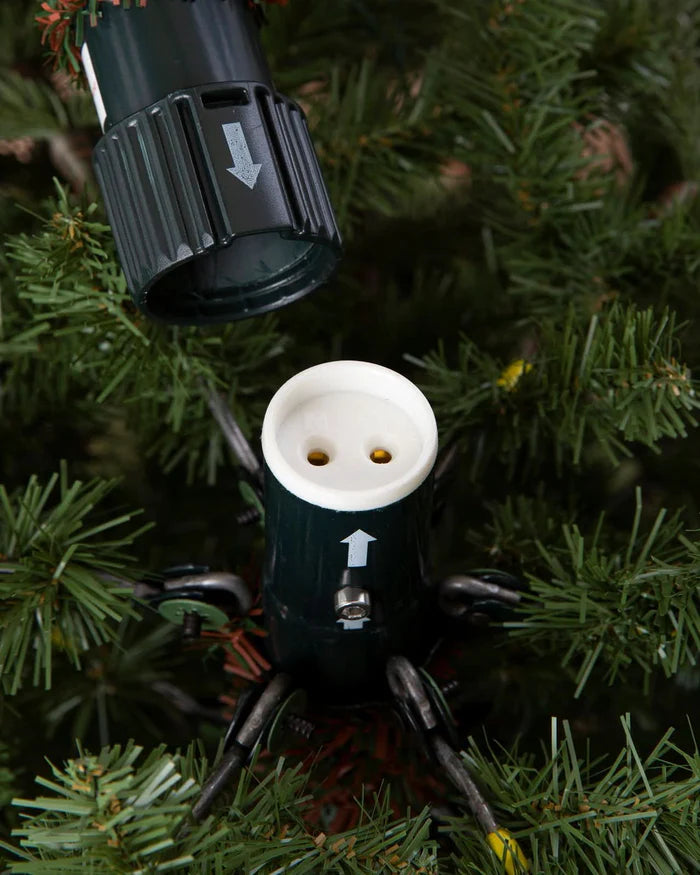 Árvore de Natal European Fir com Luzes LED Embutidas e Suporte Metálico