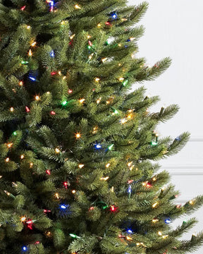 Árvore de Natal Fir com Luzes LED Coloridas Embutidas e Base Metálica